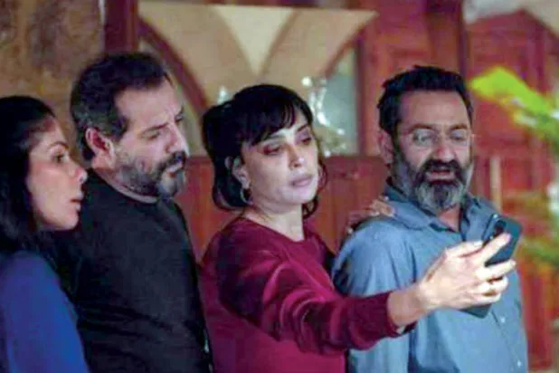 خباز «طبيب التجميل» في فيلم «أصحاب ولا أعز»