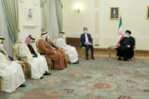 امریکہ کے ساتھ براہ راست مذاکرات کی کوششوں کے درمیان قطر کے وزیر خارجہ ایران میں ہیں