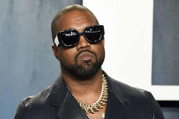 بعد ديوكوفيتش... التطعيم الكامل شرط لإقامة كانييه وست حفلات في أستراليا