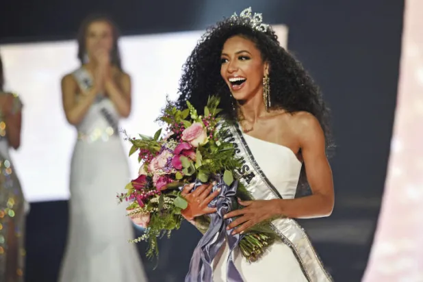 قفزت من مبنى شاهق... انتحار ملكة جمال أميركا لعام 2019