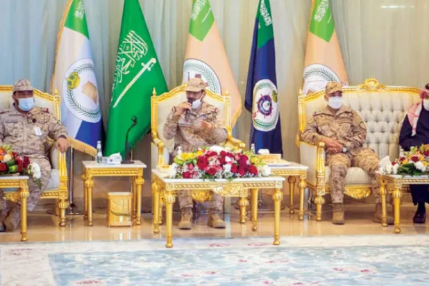 الأزيمع: ميليشيا الحوثي استغلت التهدئة بإطلاق صواريخ ومسيّرات وزراعة الألغام