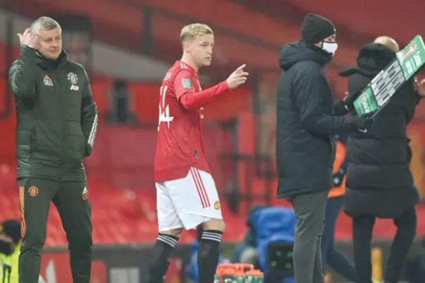 تغيير فان دي بيك لم يسفر عن تحسن في أداء ونتائج مانشستر يونايتد في أغلب الأحيان (غيتي)