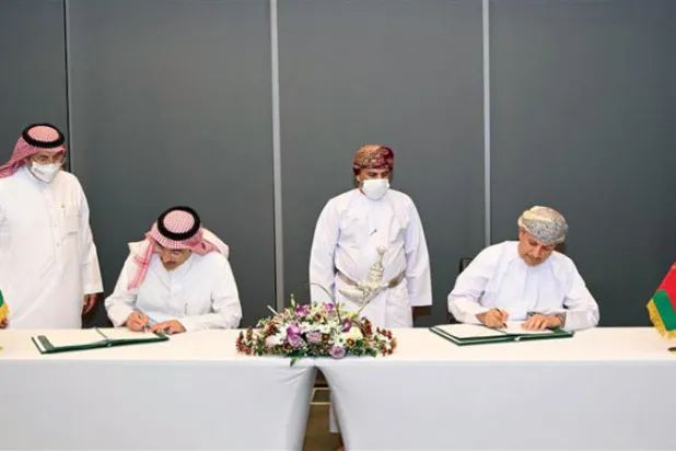 سلطنة عمان توقع 3 مذكرات تفاهم مع «السعودي للتنمية»