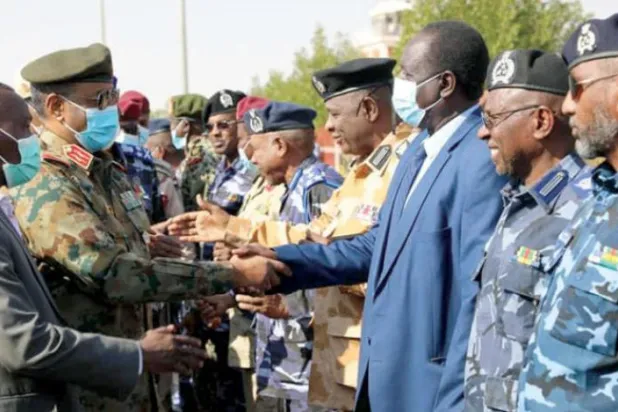 Burhan ve Hamideti güvenlik durumunun kötü gidişatını görüşmek üzere Darfur’da