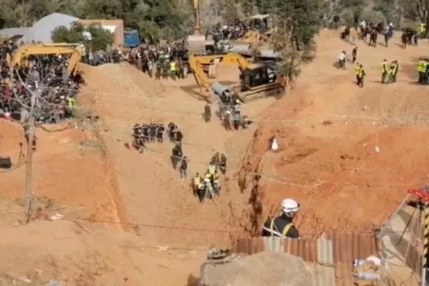 Fas'ta kuyuda mahsur kalan 5 yaşındaki çocuğu kurtarmak için çalışmalar sürüyor