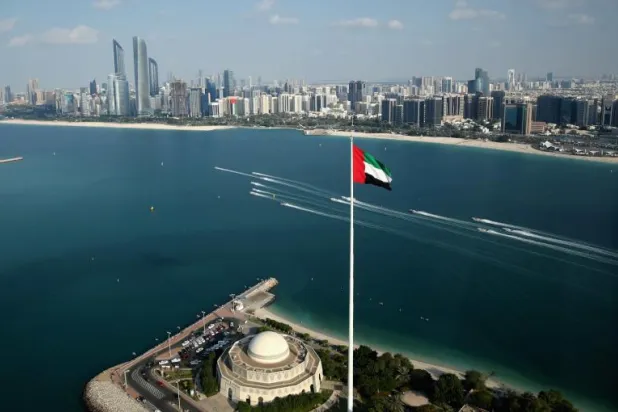 أبوظبي تعتمد إتاحة عقد الزواج المدني للسياح والمقيمين