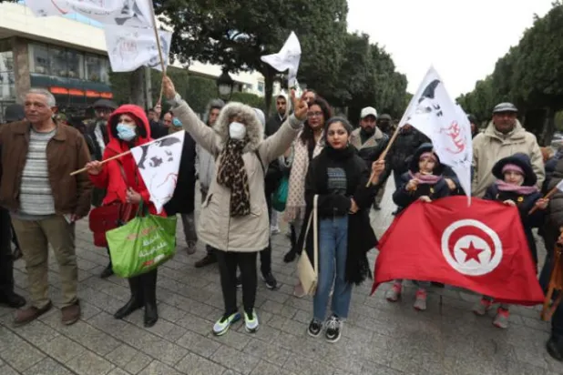 Tunus'ta Özgür Anayasa Partisi, Başbakan Buden’e ve hükümetindeki bakanlara dava açtı