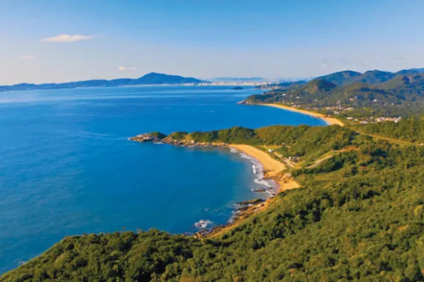 15% من سواحل العالم فقط نجت من أفعال البشر