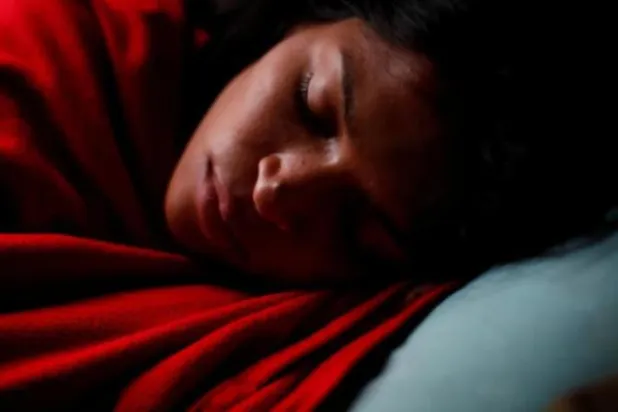 دراسة: النوم لفترة أطول يساعد في خفض السعرات الحرارية المتناولة