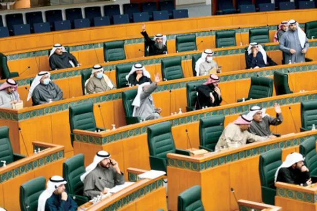 Kuveyt Ulusal Meclisi, aşılanmamış kişilere yönelik kısıtlamaların kaldırılmasını tavsiye etti