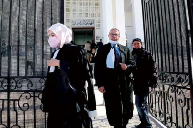 Tunuslu hakimler Yüksek Yargı Konseyi’nin feshedilmesine tepki olarak greve gitti 