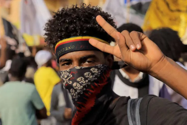 «الأمة» السوداني: ليعترف الجيش بالفشل ويسلم السلطة للمدنيين