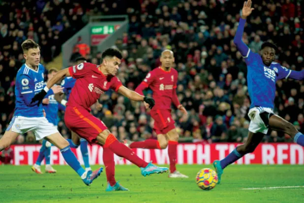 دياز تألق أمام كارديف سيتي بديلاً فلعب أساسياً أمام ليستر (إ.ب.أ)