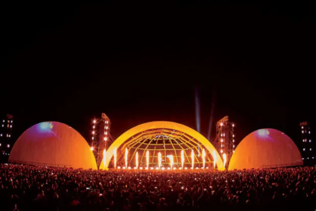 حفل عمرو دياب أول من أمس في شرق القاهرة (حساب عمرو دياب على فيسبوك) 