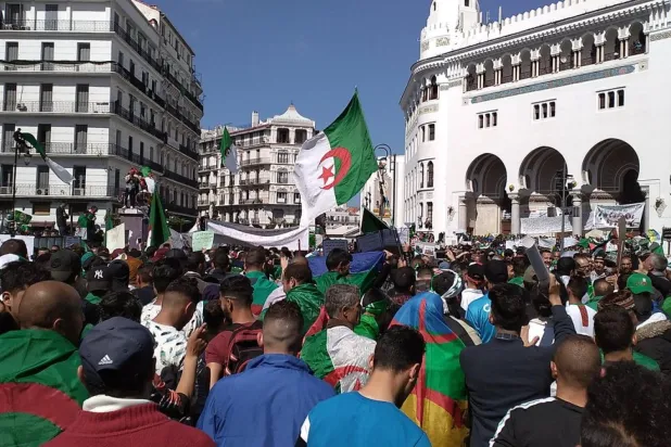 Cezayir’de partilerin suskunluğu siyaset sahnesini çıkmaza soktu