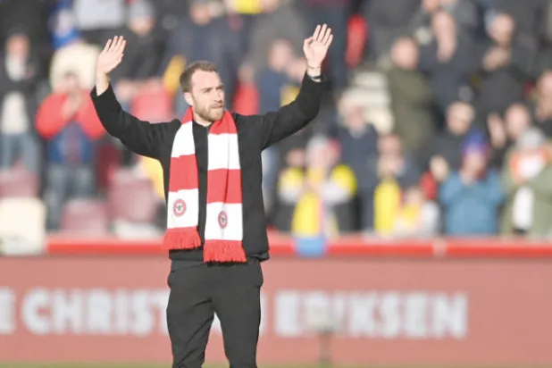 كريستيان إريكسن لزملائه في برينتفورد: لا تتساهلوا معي