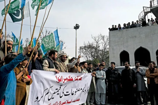 انقسام باكستاني حول دعم «طالبان» الأفغانية