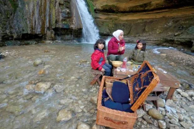 Ürdünlü anne, ebeveynlerin çocukları ile doğa yürüyüşü yapması için çalışıyor