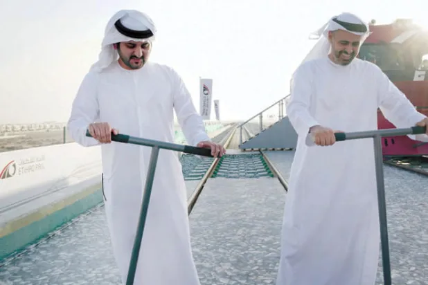 استكمال ربط أبوظبي بدبي بخط قطار مباشر