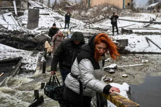 کیف آگ کی زد میں ہے تو مغرب نے روس پر پابندیوں کا انبار لگایا