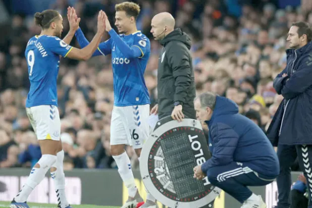 لامبارد لا يملك خبرة كافية لإبعاد إيفرتون عن شبح الهبوط