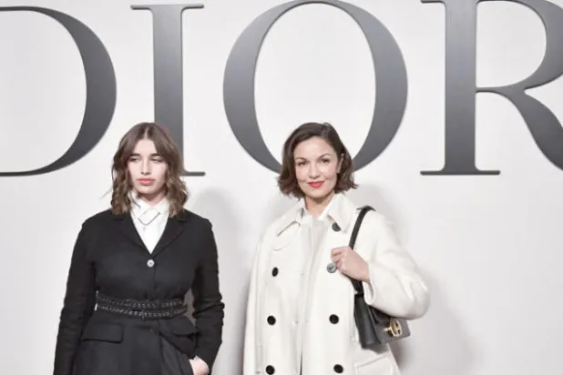 أزياء لـ«ديور» توفر «الحماية» في زمن الحرب