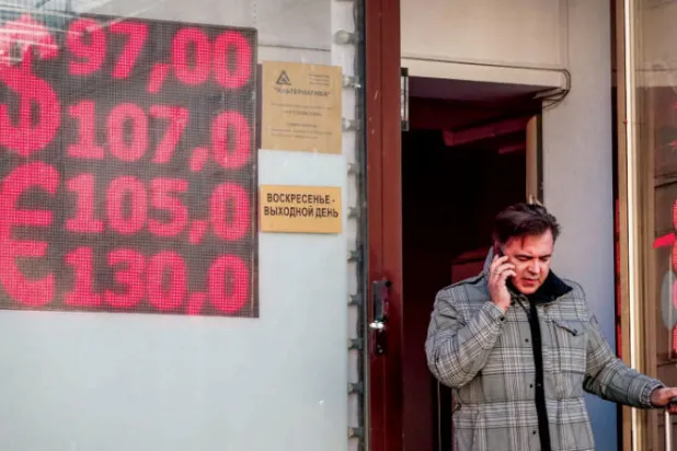 بوتين يقيّد إخراج النقد الأجنبي... وشلل البورصة متواصل