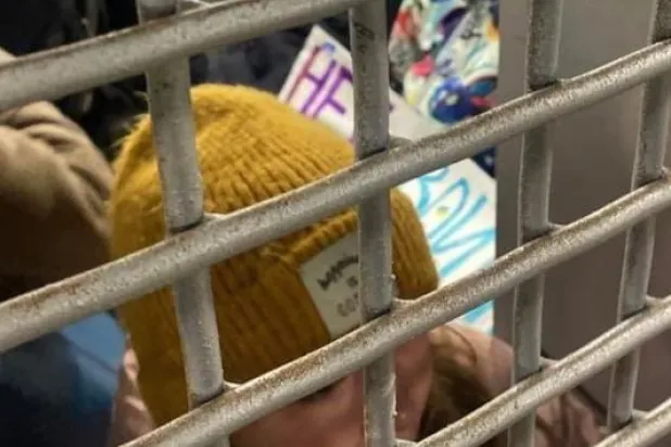 القبض على تلاميذ مدارس ابتدائية في روسيا بسبب مظاهرة مناهضة للحرب (صور)