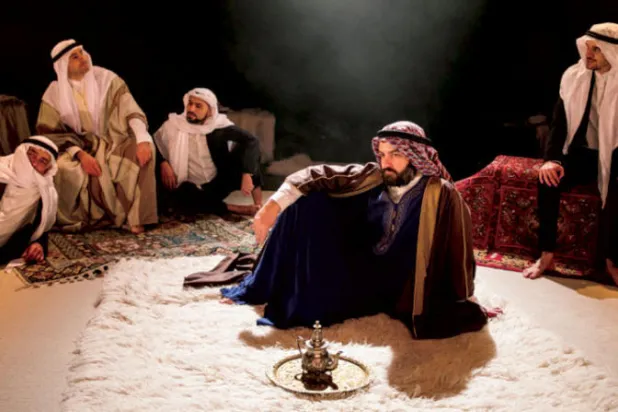 لورنس العرب على خشبة «الجمناز» الباريسي