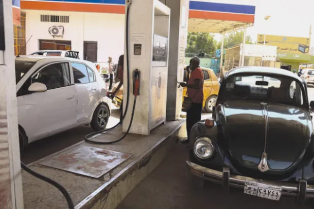 الجنيه السوداني يتهاوى مع تفاقم الأزمة الاقتصادية