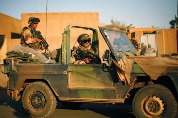 الجيش الفرنسي يعلن مقتل قيادي جزائري بـ«القاعدة» في مالي