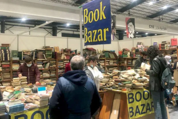 «بيروت للكتاب»... تخفيضات قياسية والقرّاء يفاجئون الناشرين