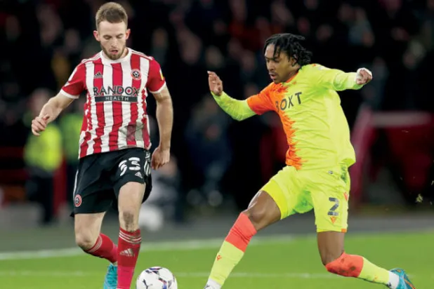 ديفيز: الرغبة في الصعود إلى دوري الأضواء أبعدتني عن دراسة الهندسة المدنية