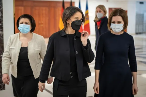 وزيرة خارجية ألمانيا: جسر جوي لنقل لاجئي أوكرانيا من مولدوفا