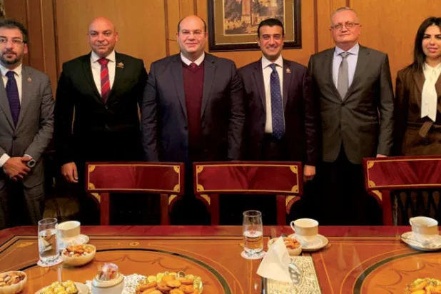 برلمانيون ومسؤولون مصريون يلتقون سفير روسيا في القاهرة