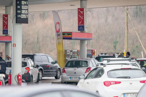 استعجال «الطاقة النظيفة» يخنق العالم