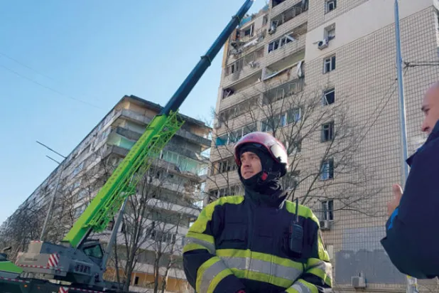 الأمن الجوي وإزالة آثار القصف يتصدّران أولويات كييف