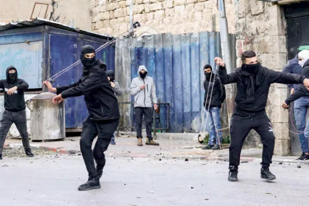 توتر في المعتقلات الإسرائيلية بسبب نقل خطباء الجمعة إلى الزنازين