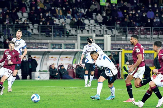 بطولة إيطاليا: ميلان مرشح للبقاء في الصدارة... وإنتر لوقف نزيف النقاط بصراع القمة