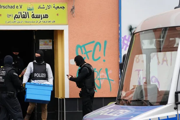 مدينة ألمانية تغلق مسجداً وجمعيات تابعة لـ«حزب الله»