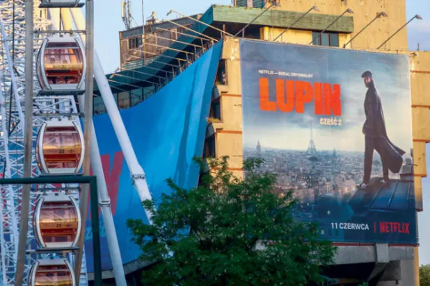 اتّهام سبعة شبّان بعملية سطو على طاقم مسلسل «لوبين» في فرنسا