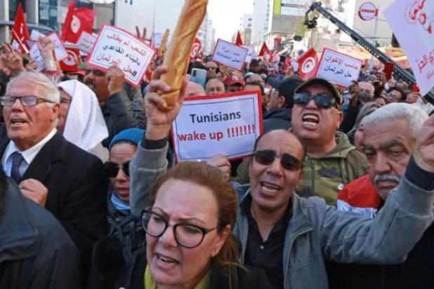 Tunuslu muhalifler Cumhurbaşkanı Said’in kararlarını protesto etmek için bugün Meclis önünde toplanıyor