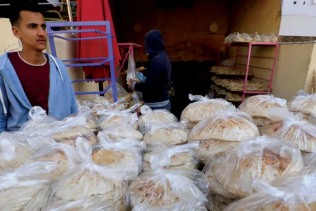 الحكومة المصرية تتعهد تحديد سعر الخبز الحر