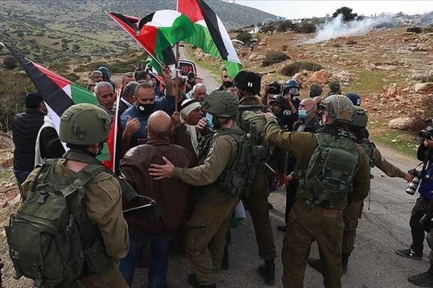 İsrail, Gazze'den sızma girişiminde bulundukları iddiasıyla iki Filistinliyi tutukladı