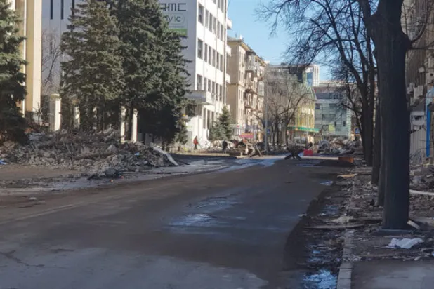 معاناة خاركيف تتفاقم... والروس يسعون لإفراغها من سكانها