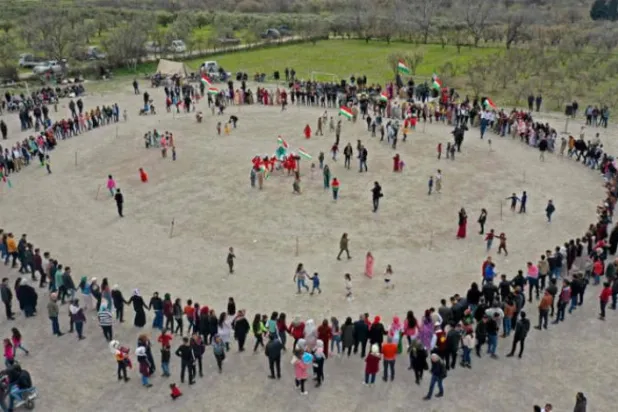 Suriyeli Kürtler güvenlik önlemleri altında Nevruz’u kutladı