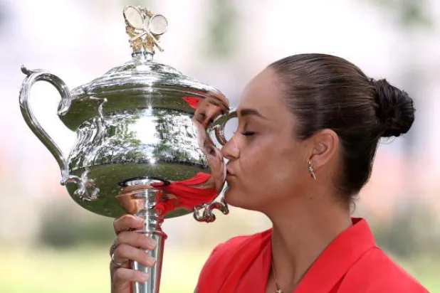 الأسترالية آشلي بارتي تعلن اعتزالها التنس