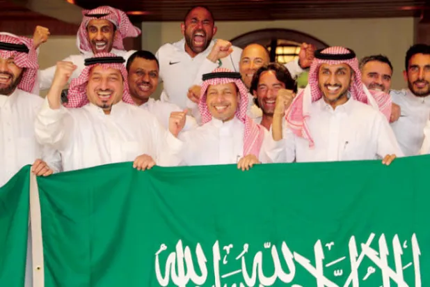 السعوديون يحتفلون بالتأهل السادس لكأس العالم... والفيصل يعد اللاعبين بـ«مكافآت خاصة»