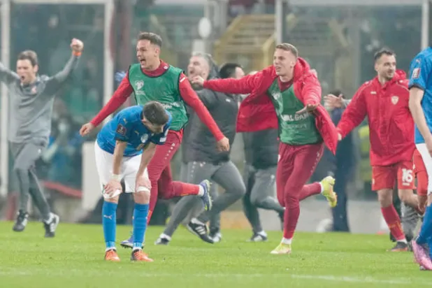 إيطاليا تعيش كابوس الغياب عن المونديال للمرة الثانية على التوالي بهدف مقدوني قاتل