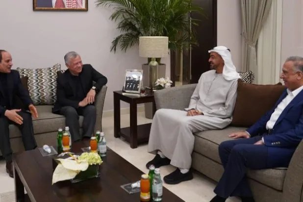 لقاء رباعي بين الملك عبد الله الثاني ومحمد بن زايد والسيسي والكاظمي في العقبة